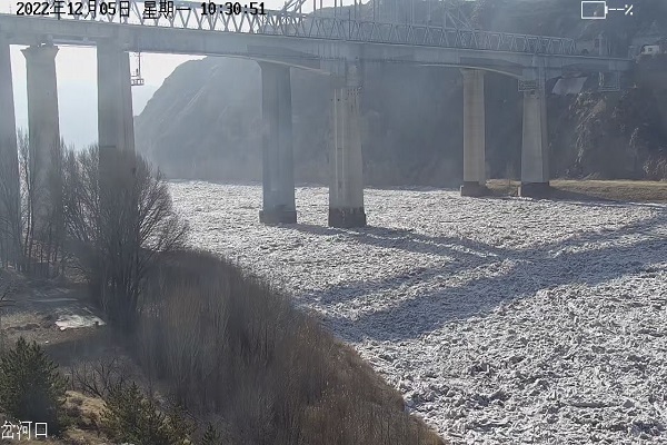 封河后的岔河口铁路桥断面.jpg